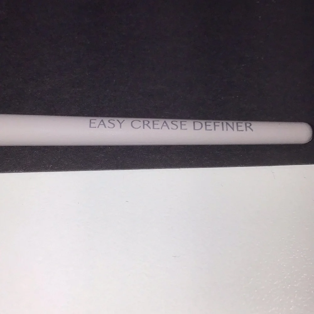 Complex Culture Easy Crease Definer Brush NEW